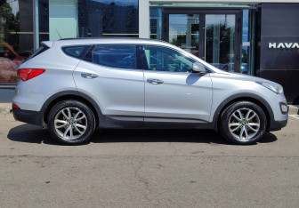 Подержанный автомобиль Hyundai Santa Fe 2013 года (4 фото)