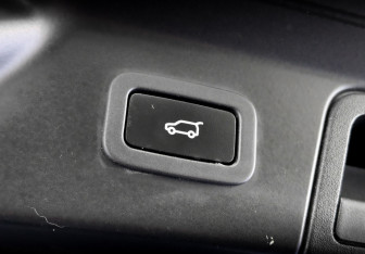 Подержанный автомобиль Land Rover Range Rover Velar 2018 года (26 фото)