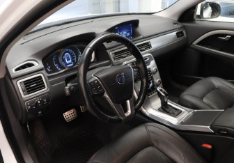 Подержанный автомобиль Volvo S80 2014 года (7 фото)