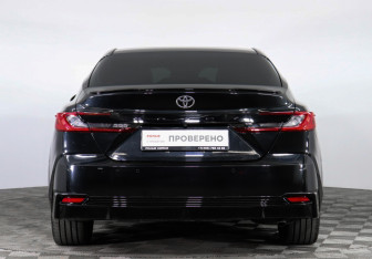 Подержанный автомобиль Toyota Camry Sedan 2024 года (6 фото)