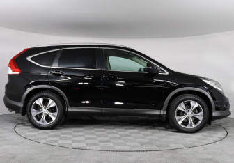 Подержанный автомобиль Honda CR-V 2014 года (4 фото)