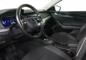 Подержанный автомобиль Skoda Octavia Liftback 2021 года (10 фото)