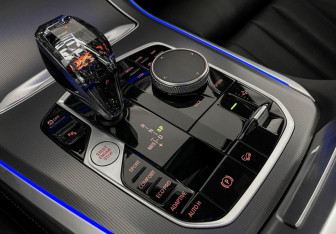 Подержанный автомобиль BMW X5 2021 года (16 фото)