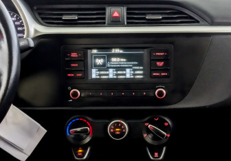 Подержанный автомобиль Kia Rio Hatchback 2021 года (15 фото)