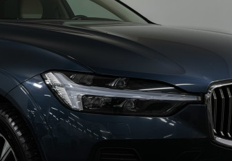 Подержанный автомобиль Volvo XC60 2021 года (19 фото)