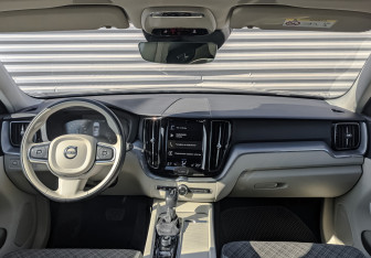 Подержанный автомобиль Volvo XC60 2021 года (14 фото)