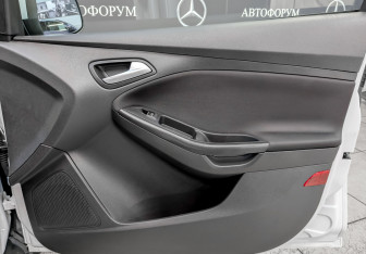 Подержанный автомобиль Ford Focus Hatchback 2018 года (23 фото)