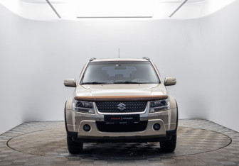 Подержанный автомобиль Suzuki Grand Vitara 2011 года (2 фото)