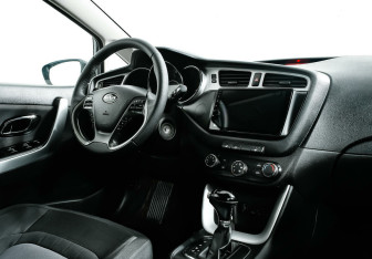 Подержанный автомобиль Kia Ceed Wagon 2013 года (8 фото)