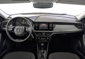 Подержанный автомобиль Skoda Rapid Liftback 2022 года (14 фото)