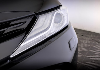 Подержанный автомобиль Toyota Camry Sedan 2020 года (17 фото)