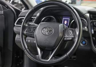 Подержанный автомобиль Toyota Camry Sedan 2020 года (16 фото)