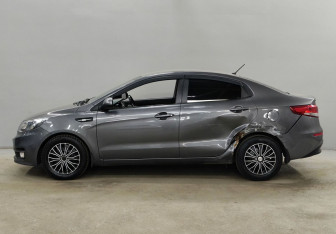 Подержанный автомобиль Kia Rio Sedan 2015 года (8 фото)