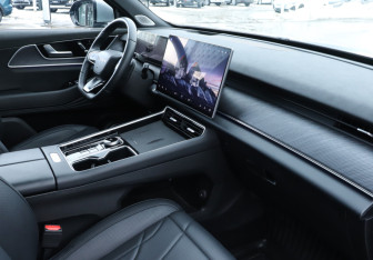 Подержанный автомобиль Chery Tiggo 9 2024 года (9 фото)