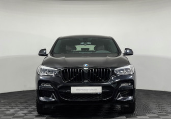 Подержанный автомобиль BMW X4 2019 года (3 фото)