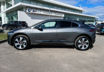 Подержанный автомобиль Jaguar I-Pace 2018 года (8 фото)