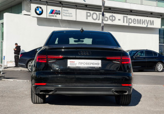 Подержанный автомобиль Audi A4 Sedan 2019 года (6 фото)