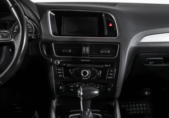 Подержанный автомобиль Audi Q5 2016 года (14 фото)