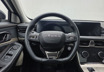 Подержанный автомобиль Exeed TXL 2022 года (12 фото)