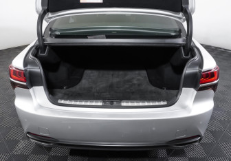 Подержанный автомобиль Lexus LS 2018 года (9 фото)