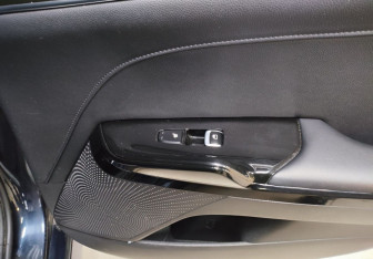 Подержанный автомобиль Kia K5 2021 года (19 фото)