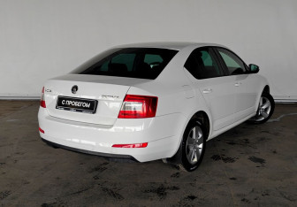 Подержанный автомобиль Skoda Octavia Liftback 2014 года (6 фото)