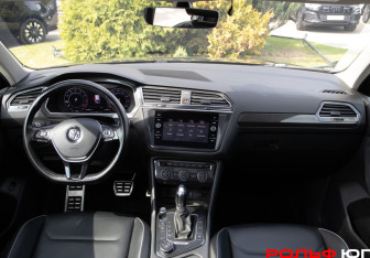 Подержанный автомобиль Volkswagen Tiguan 2018 года (11 фото)