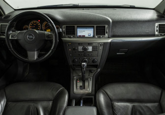 Подержанный автомобиль Opel Vectra Liftback 2007 года (12 фото)