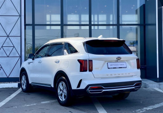 Подержанный автомобиль Kia Sorento 2021 года (7 фото)