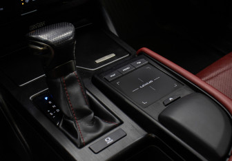 Подержанный автомобиль Lexus ES 2019 года (21 фото)