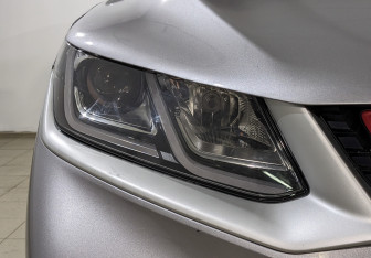 Подержанный автомобиль Geely Coolray 2022 года (10 фото)