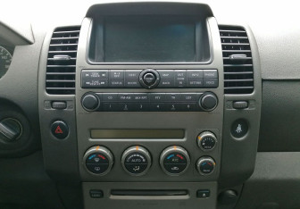 Подержанный автомобиль Nissan Pathfinder 2008 года (13 фото)