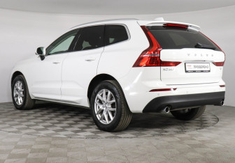 Подержанный автомобиль Volvo XC60 2021 года (7 фото)