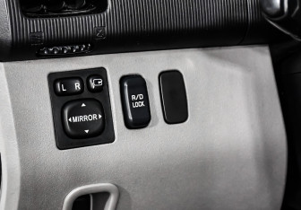 Подержанный автомобиль Mitsubishi Pajero Sport 2013 года (17 фото)