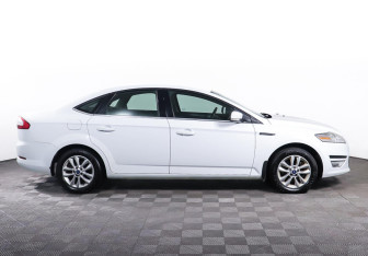 Подержанный автомобиль Ford Mondeo Sedan 2014 года (4 фото)
