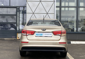 Подержанный автомобиль Kia Rio Sedan 2015 года (6 фото)