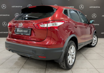 Подержанный автомобиль Nissan Qashqai 2016 года (5 фото)