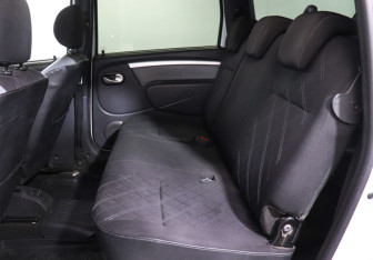 Подержанный автомобиль LADA (ВАЗ) Largus Wagon 2018 года (10 фото)