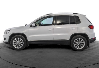 Подержанный автомобиль Volkswagen Tiguan 2015 года (8 фото)