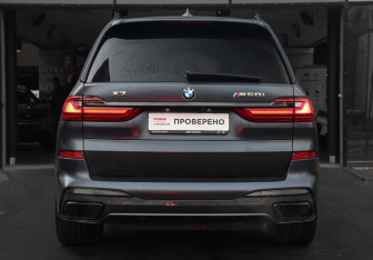 Подержанный автомобиль BMW X7 2020 года (6 фото)