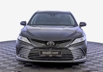 Подержанный автомобиль Toyota Camry Sedan 2022 года (2 фото)