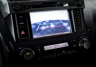 Подержанный автомобиль Toyota Land Cruiser Prado 2016 года (18 фото)