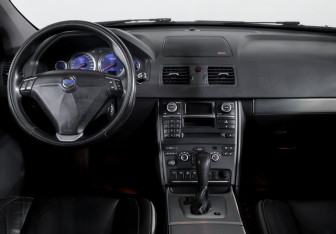 Подержанный автомобиль Volvo XC90 2008 года (12 фото)