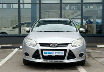 Подержанный автомобиль Ford Focus Hatchback 2012 года (2 фото)