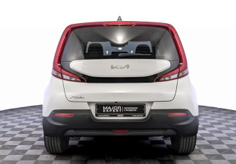 Подержанный автомобиль Kia Soul 2022 года (6 фото)