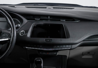 Подержанный автомобиль Cadillac XT4 2020 года (13 фото)