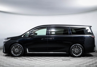 Подержанный автомобиль Voyah Dream 2023 года (8 фото)