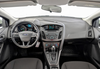 Подержанный автомобиль Ford Focus Hatchback 2018 года (14 фото)