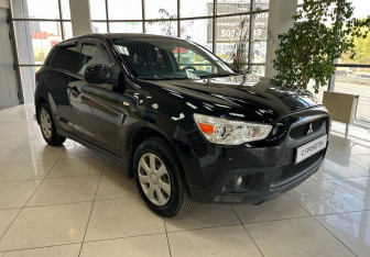 Подержанный автомобиль Mitsubishi ASX 2011 года (3 фото)