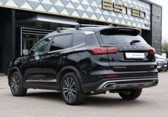 Подержанный автомобиль Chery Tiggo 8 Pro 2022 года (7 фото)